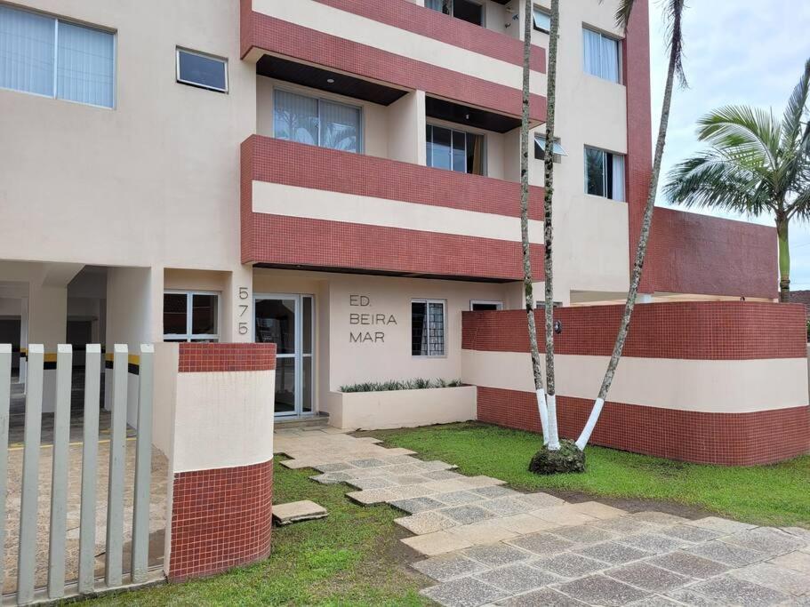 Apartamento Brejatuba Beira Mar Гуаратуба Экстерьер фото