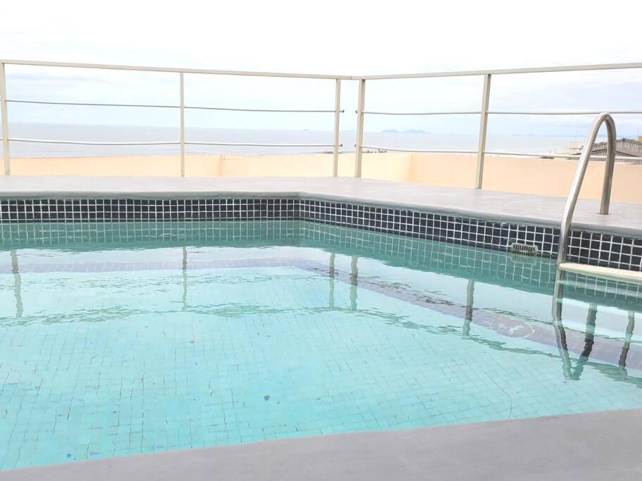 Apartamento Brejatuba Beira Mar Гуаратуба Экстерьер фото